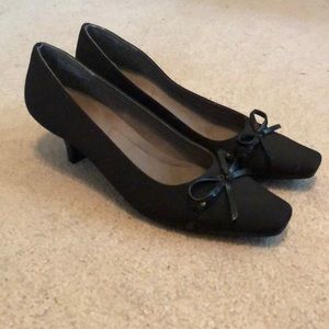 Aerosoles black heels